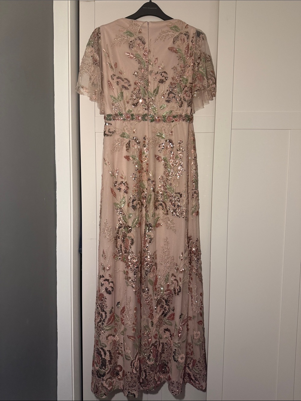 Elegant Mac Duggal Blush Floral Sequin V-Neck Evening Gown - Picture 4 of 4